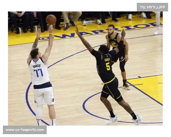 纽约自由人约内斯库季后赛手感冰凉，三分8中1仅得9分球队惨败