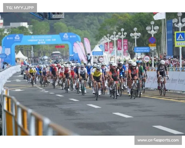 港珠澳大桥承办全运会公路自行车赛，实现跨境赛事“无感通关”